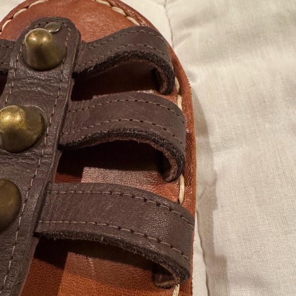 En Shalla Gladiator Sandals - Picture 8 of 10